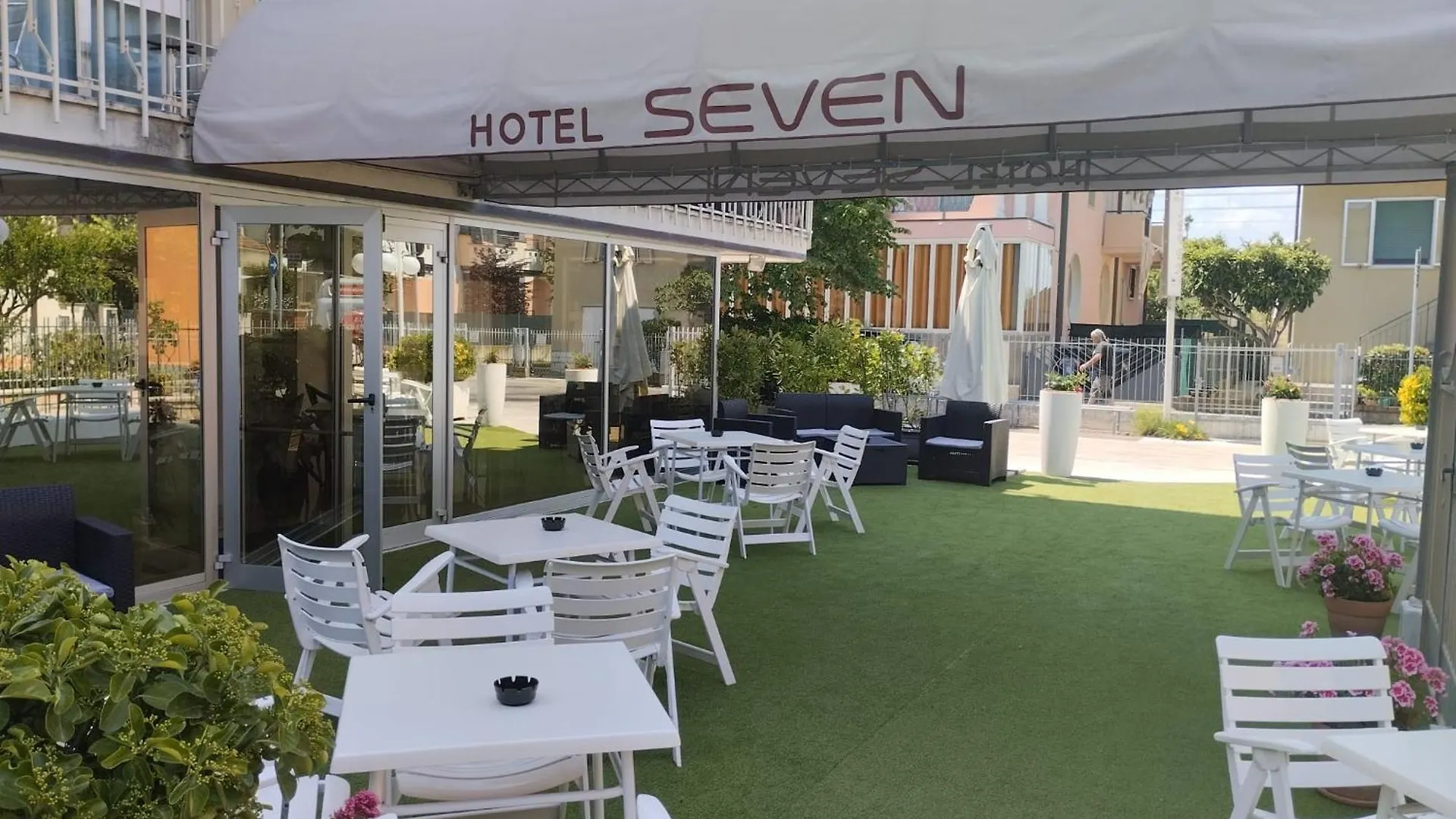 Hotel Seven 里米尼