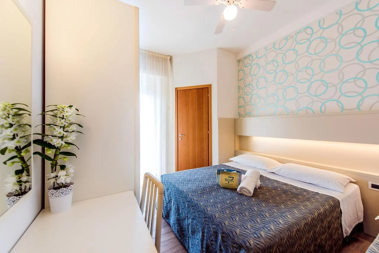 Hotel Seven 里米尼