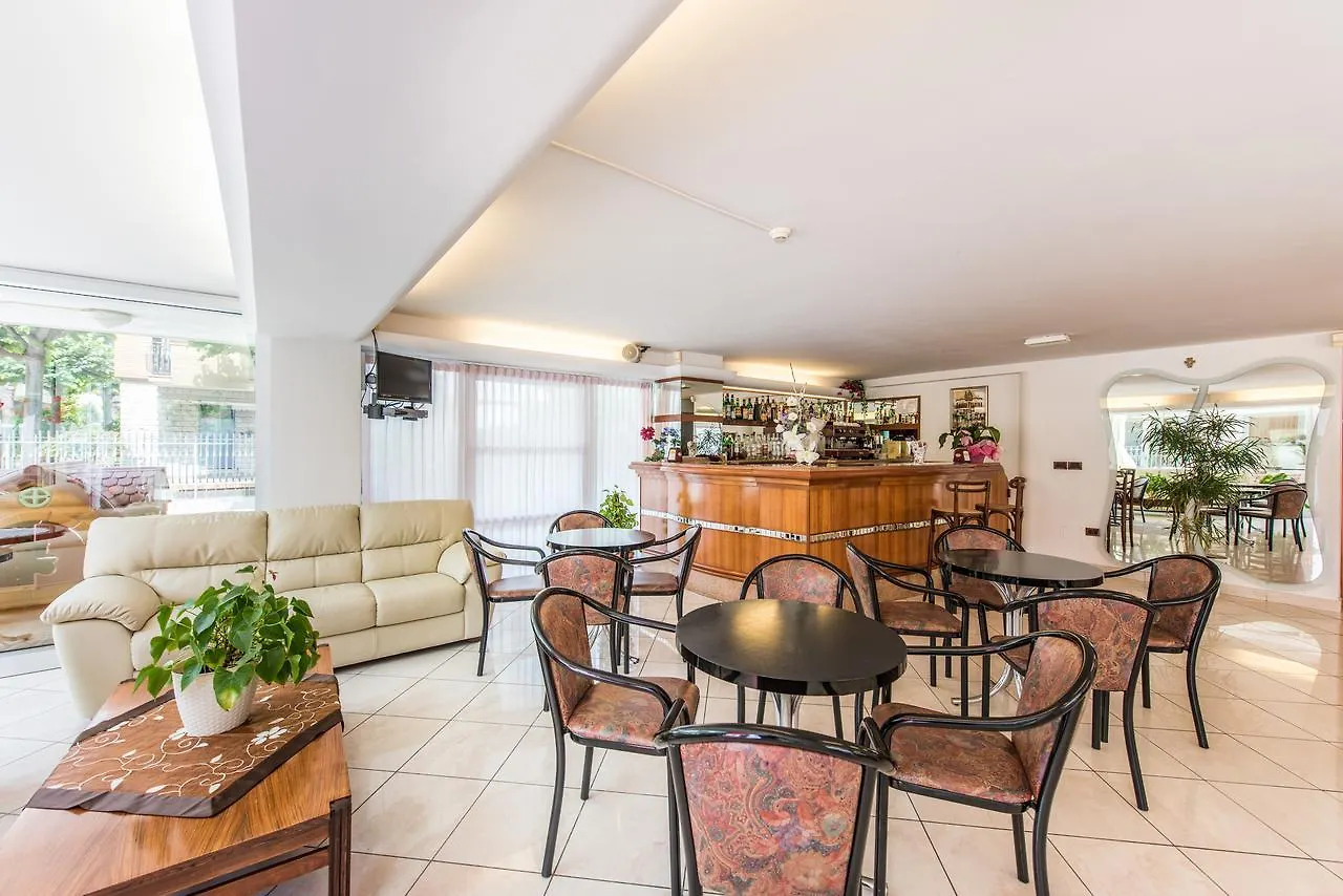 רימיני Hotel Seven