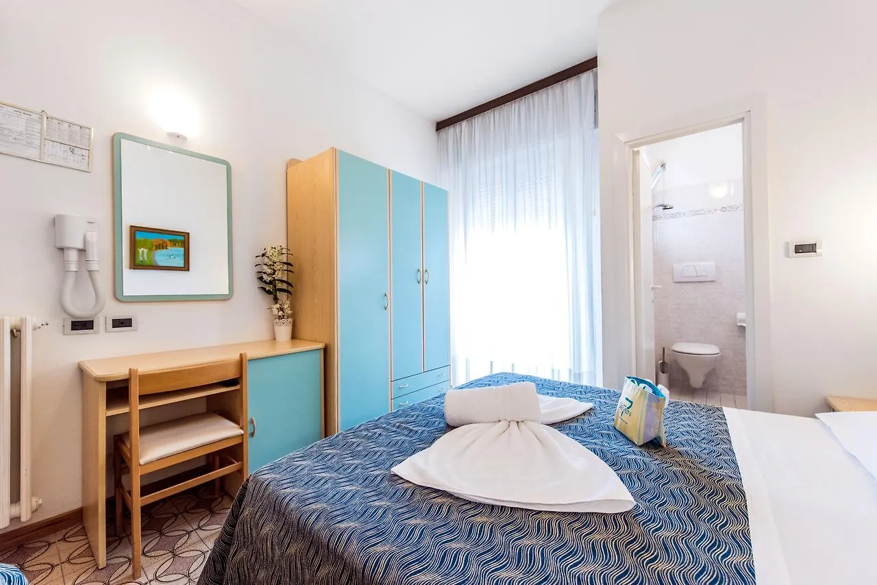 רימיני Hotel Seven