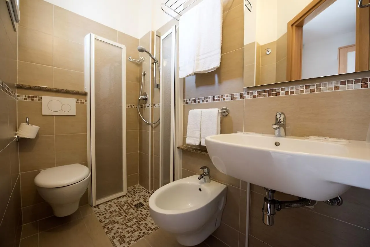 רימיני Hotel Seven