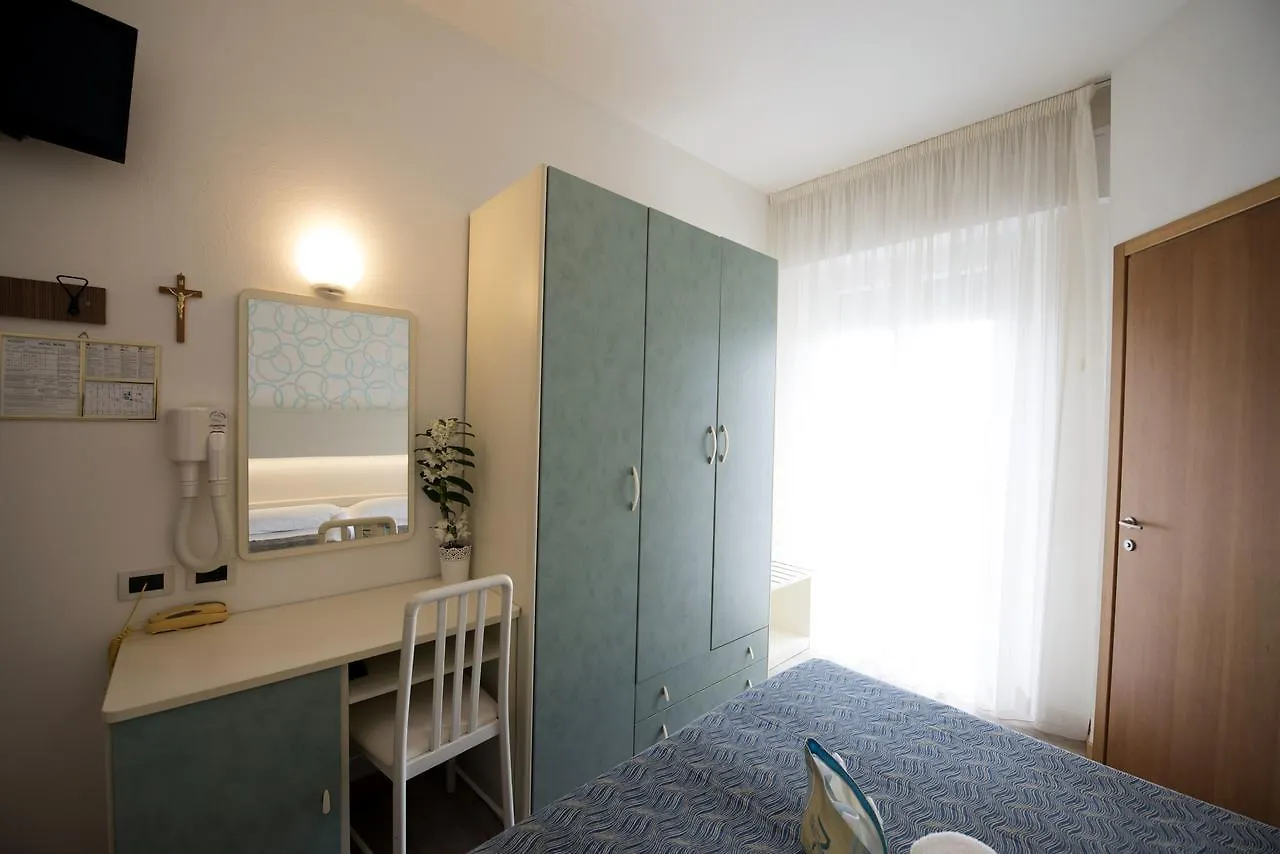 רימיני Hotel Seven